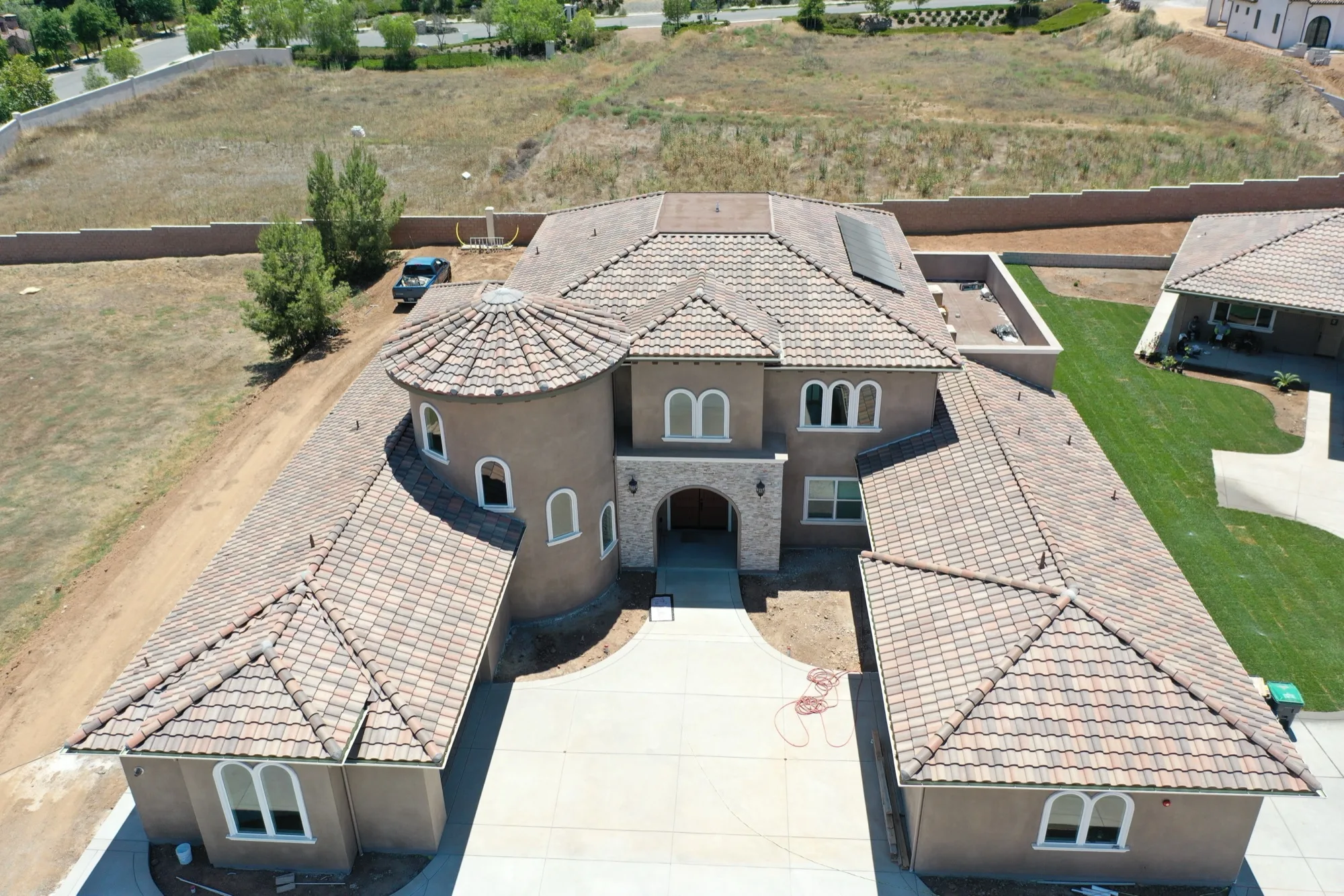 Finished tile roof, Irvine